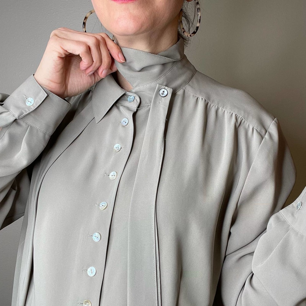 Vintage dove grey pussy bow tie neck blouse secretary 90s taupe long sleeve L - Picture 15 of 17